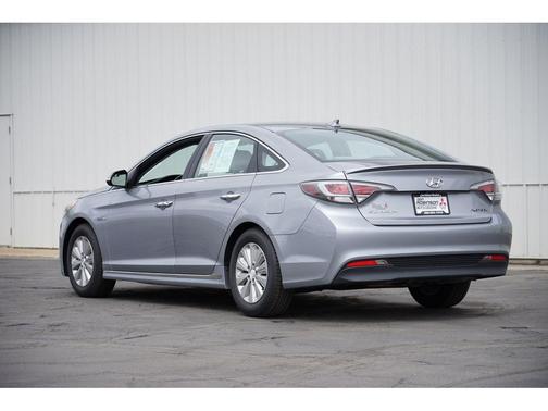 2016 Hyundai SONATA Hybrid SE