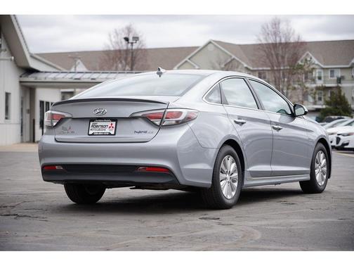 2016 Hyundai SONATA Hybrid SE