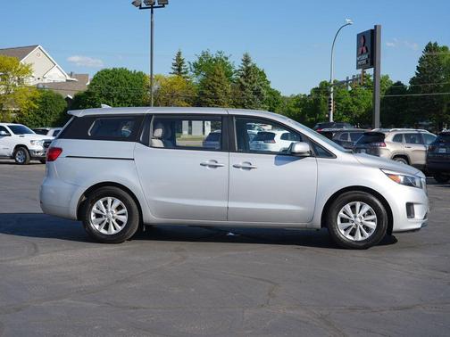 Silky Silver 2018 Kia Sedona L