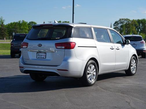 Silky Silver 2018 Kia Sedona L