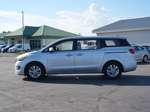 Silky Silver 2018 Kia Sedona L