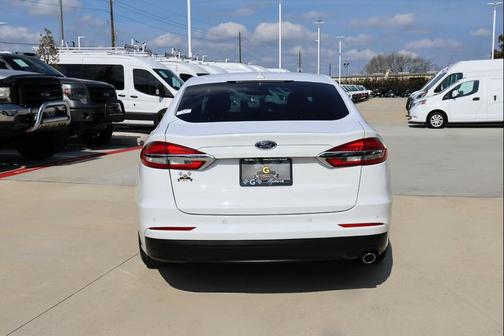 2020 Ford Fusion SE