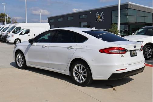 2020 Ford Fusion SE