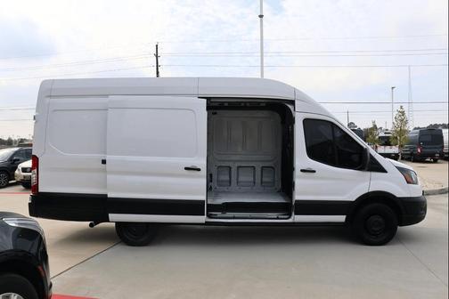 2022 Ford Transit-250 Base