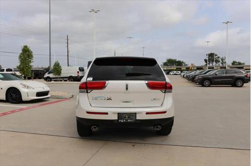 2014 Lincoln MKX Base
