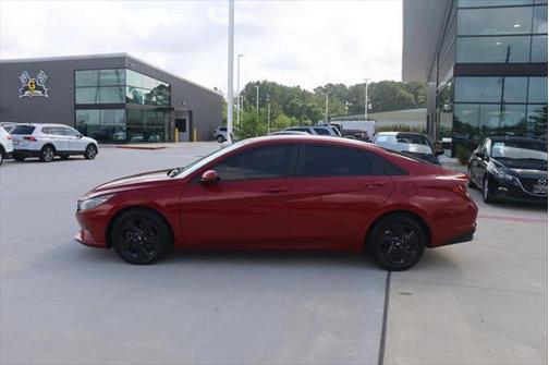 2022 Hyundai ELANTRA SEL