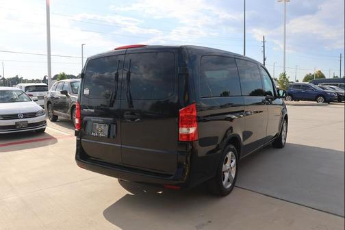 2018 Mercedes-Benz Metris Base
