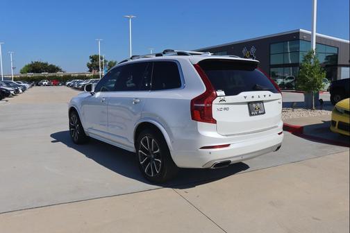 2017 Volvo XC90 T6 Momentum