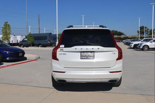 2017 Volvo XC90 T6 Momentum