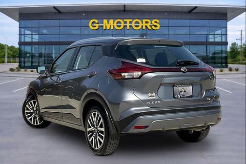 2022 Nissan Kicks SV