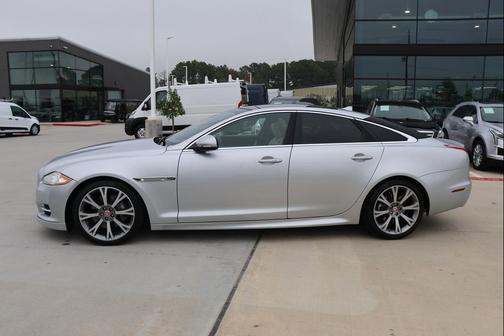 2015 Jaguar XJ Base