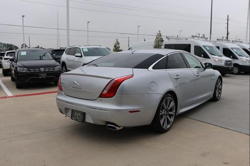 2015 Jaguar XJ Base