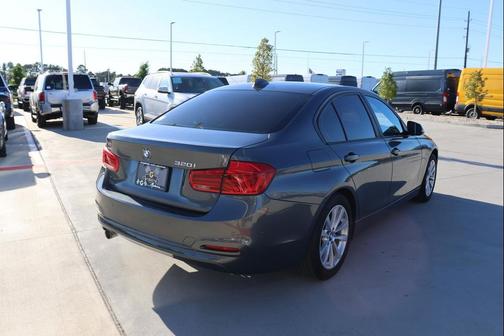 2018 BMW 320 i