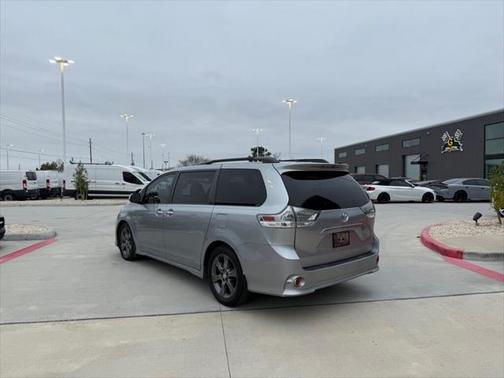 2016 Toyota Sienna SE