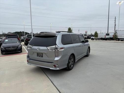 2016 Toyota Sienna SE