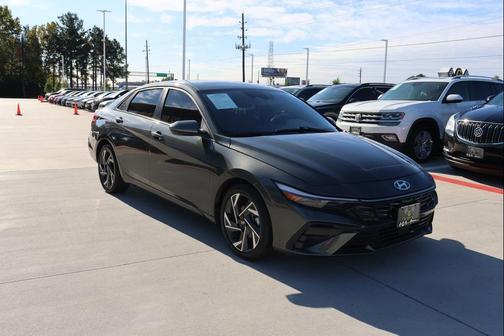 2025 Hyundai ELANTRA SEL