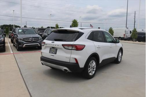 2020 Ford Escape SE