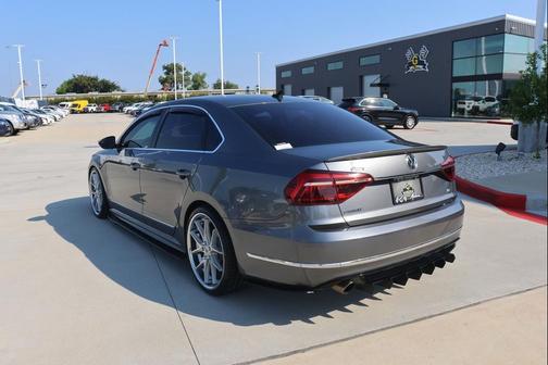 2017 Volkswagen Passat 1.8T R-Line w/Comfort