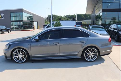 2017 Volkswagen Passat 1.8T R-Line w/Comfort