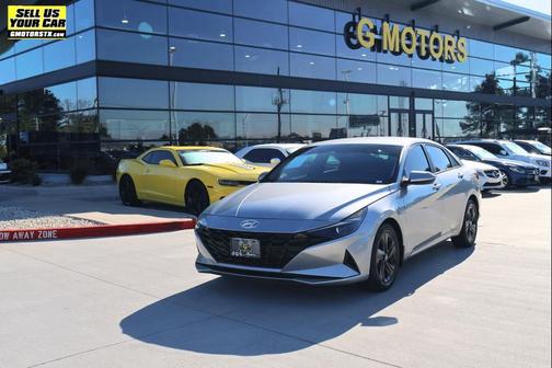 2023 Hyundai ELANTRA SEL