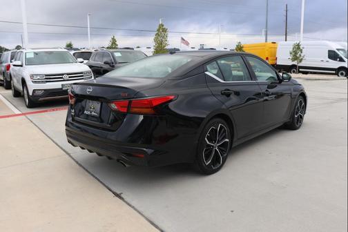 2024 Nissan Altima SR FWD