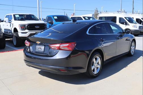 2022 Chevrolet Malibu FWD LT