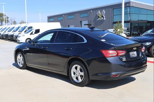 2022 Chevrolet Malibu FWD LT