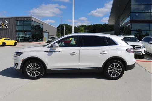 2019 Lincoln Nautilus Select