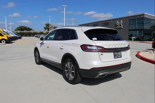 2019 Lincoln Nautilus Select