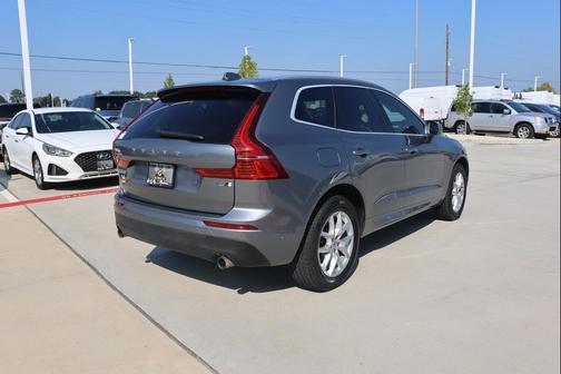 2018 Volvo XC60 T5 Momentum