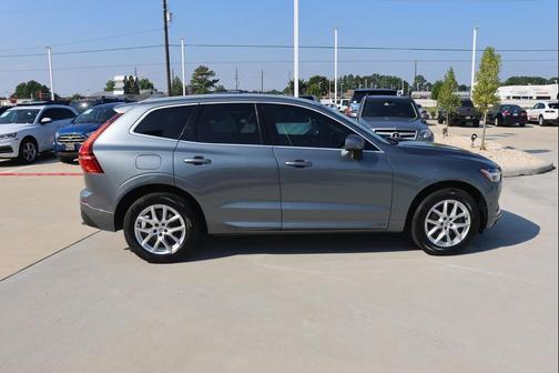 2018 Volvo XC60 T5 Momentum