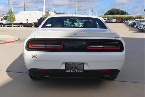 2015 Dodge Challenger SXT Plus
