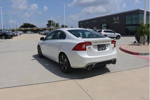 2015 Volvo S60 T6 R-Design Platinum