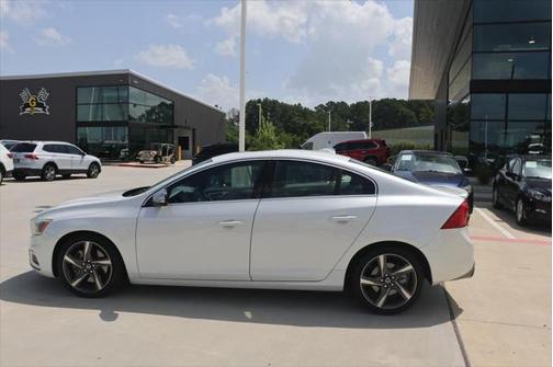 2015 Volvo S60 T6 R-Design Platinum