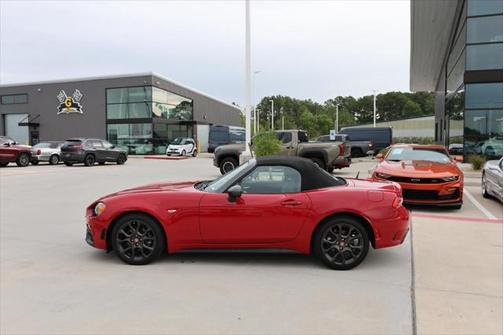 2018 FIAT 124 Spider Base