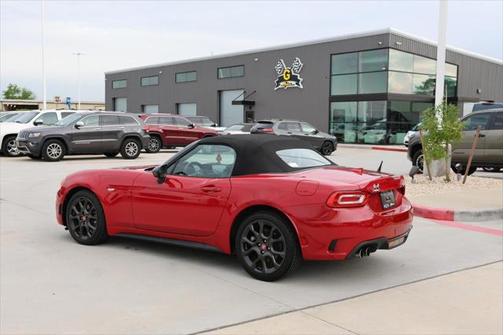 2018 FIAT 124 Spider Base