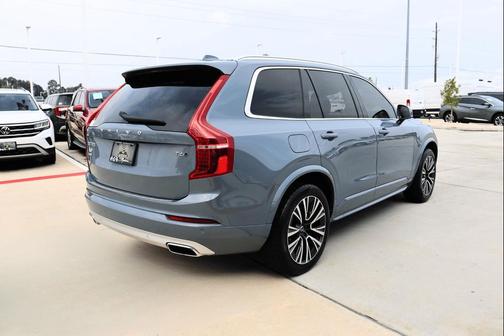 2020 Volvo XC90 T6 Momentum