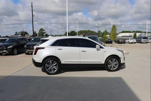 2022 Cadillac XT5 Premium Luxury