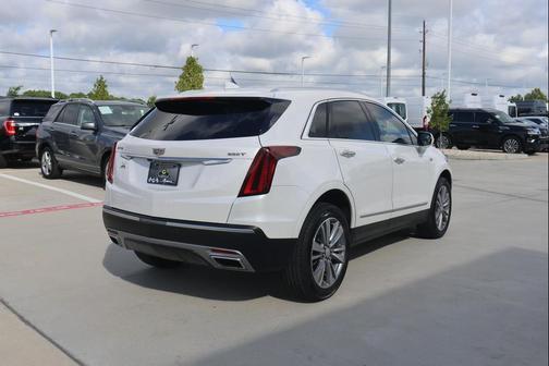 2022 Cadillac XT5 Premium Luxury