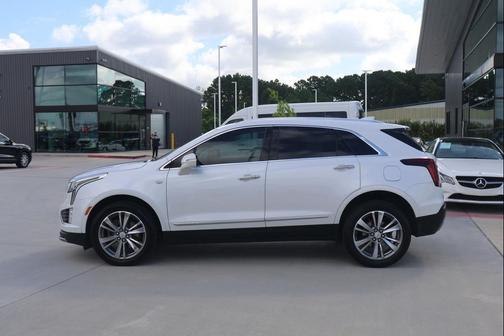2022 Cadillac XT5 Premium Luxury