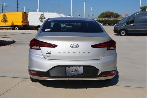 2019 Hyundai ELANTRA SE