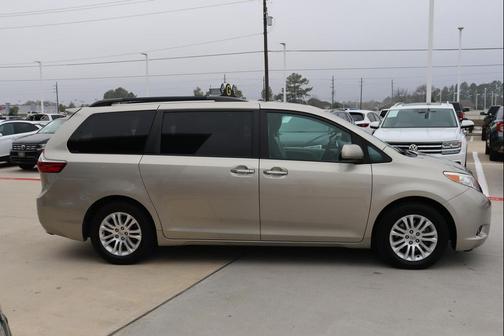 2015 Toyota Sienna XLE