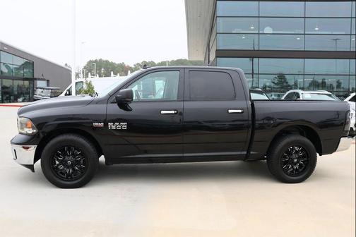 2016 RAM 1500 SLT