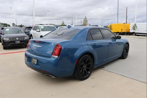 2020 Chrysler 300 Touring