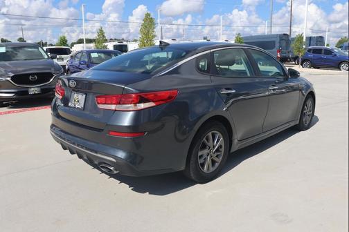 2020 Kia Optima LX