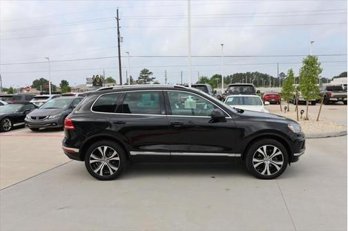 2017 Volkswagen Touareg V6 Wolfsburg Edition