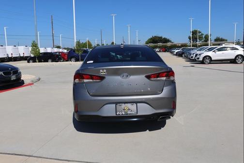 2018 Hyundai SONATA SE