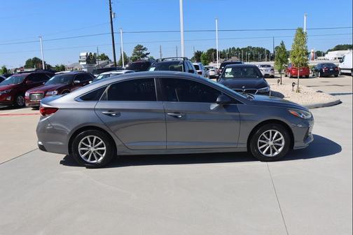 2018 Hyundai SONATA SE