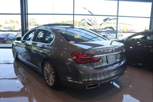 2018 BMW 740 I