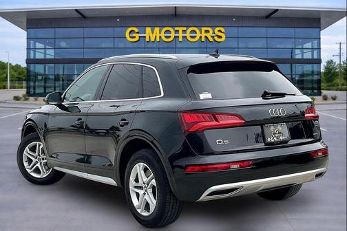 BLACK 2019 Audi Q5 45 Premium